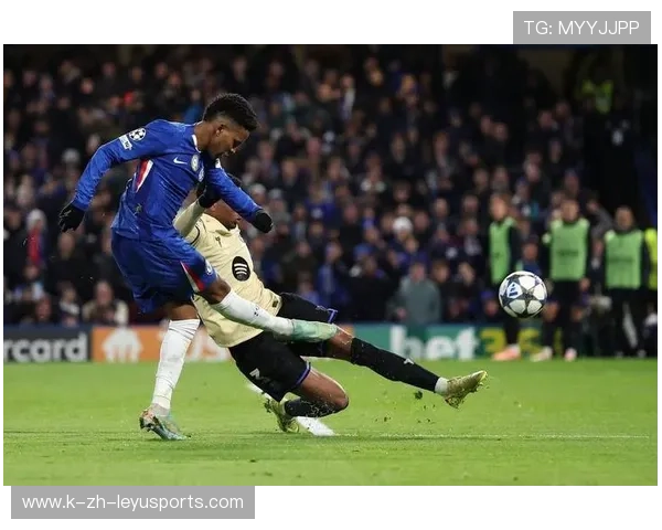 切尔西门前补射抓住稍纵即逝的空档